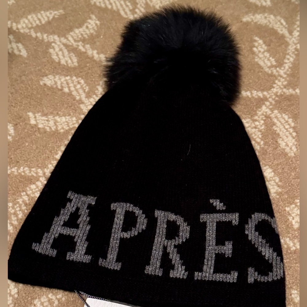 Alashan Cashmere Co. merino pompom Apres Hat